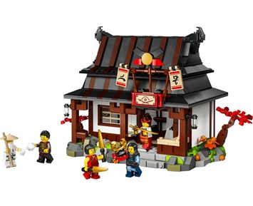 Lego Ninjago 15-årsjubileumssett med 4 våpen-smia 71858 4